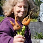 2020-09-Beth-with-twisted-carrots